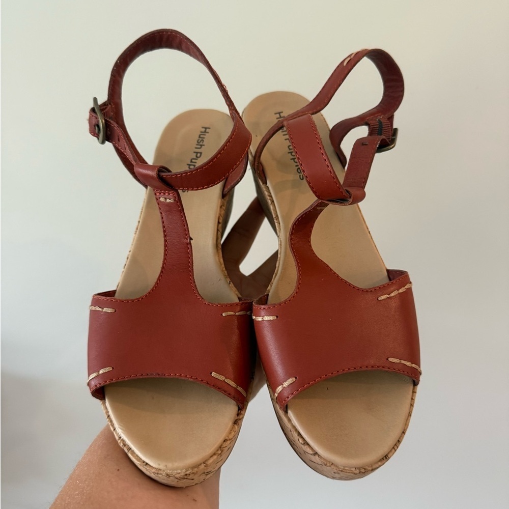Hush Puppies Women's Brown Sandals Wedges NWOT size 7